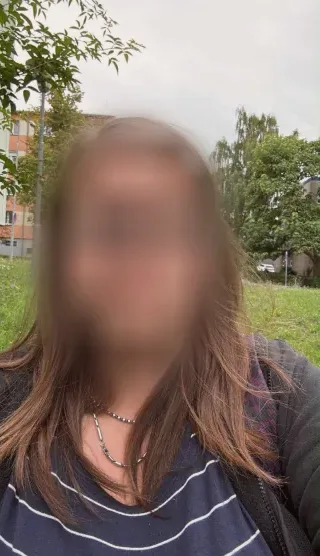 Amira, 27