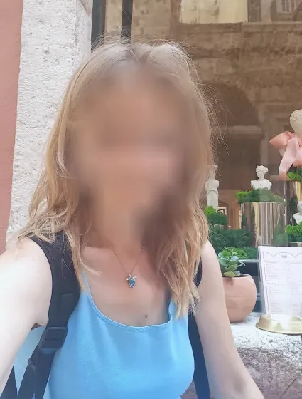 Andrea, 39