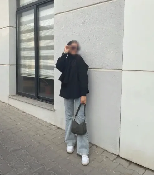 Caroline, 26