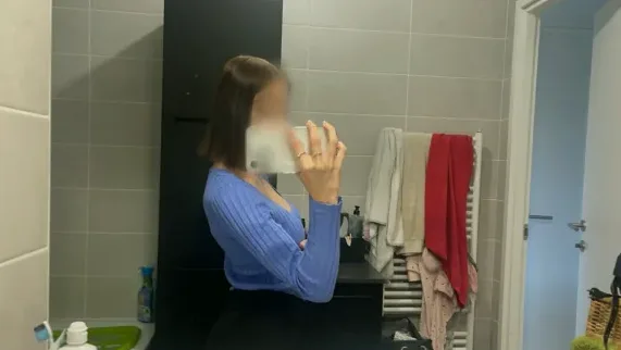 Cecilie, 21