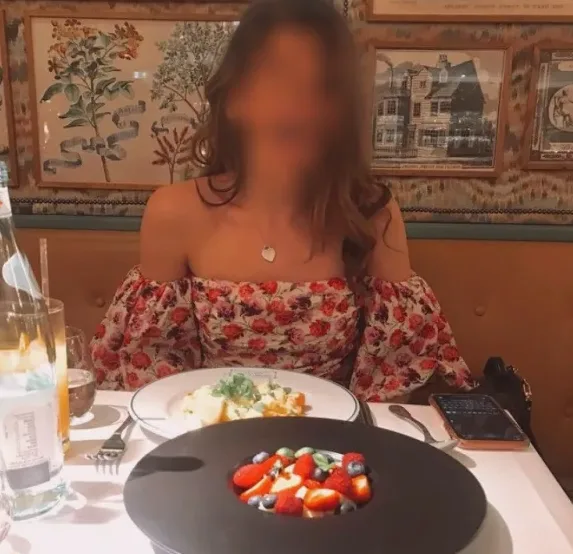 Ella, 20