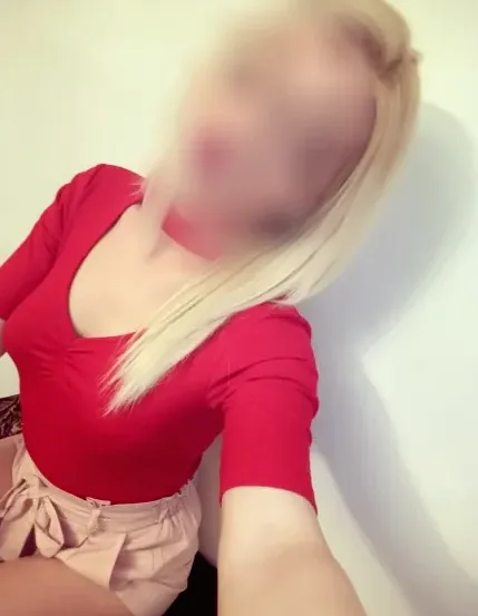 Ellie, 34