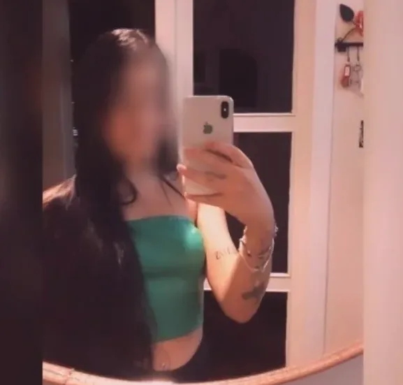 Isabella, 20