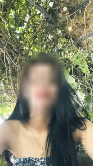 Olivia, 24