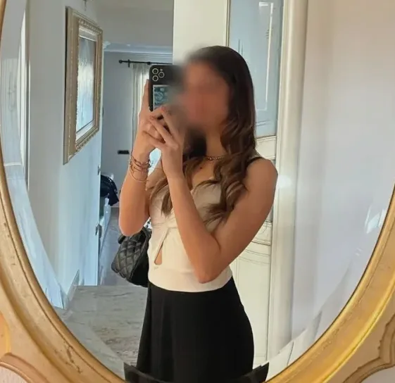 Rosa, 19