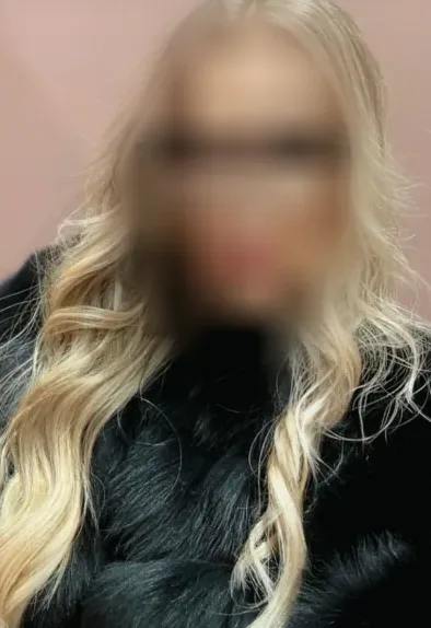 Signe, 32