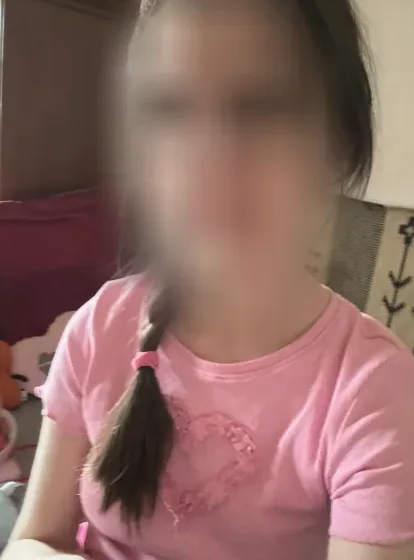 Tina, 25